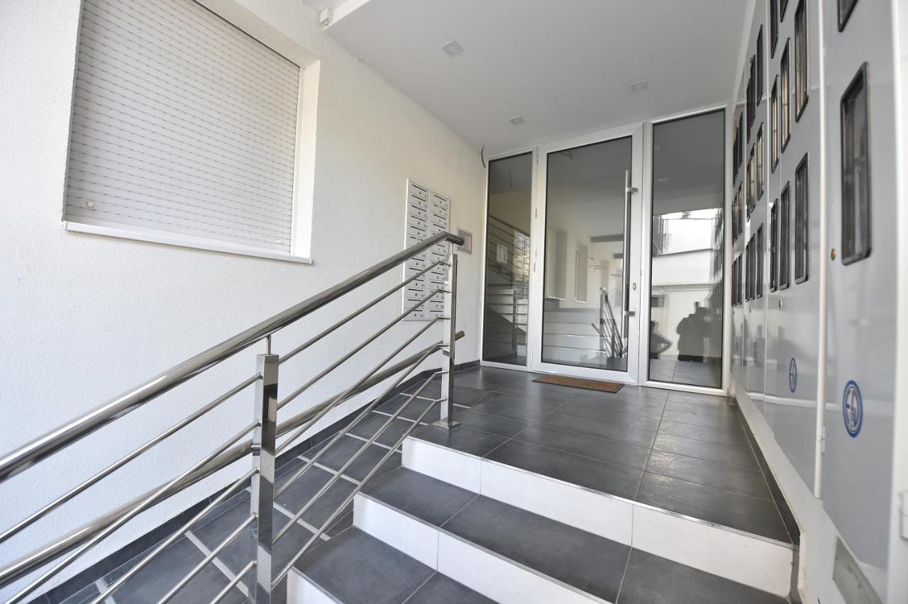 Apartment Sinisa With Garage Novi Sad Esterno foto