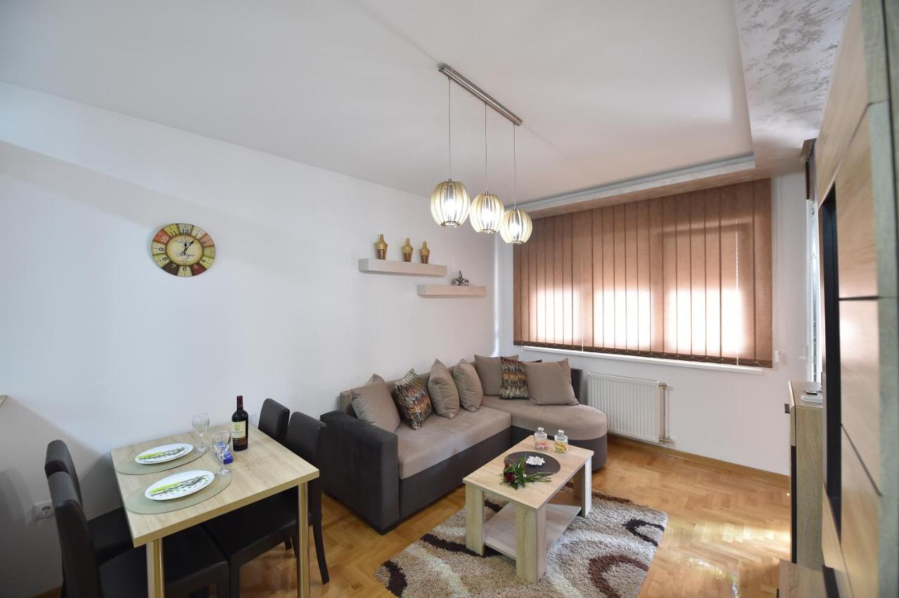 Apartment Sinisa With Garage Novi Sad Esterno foto