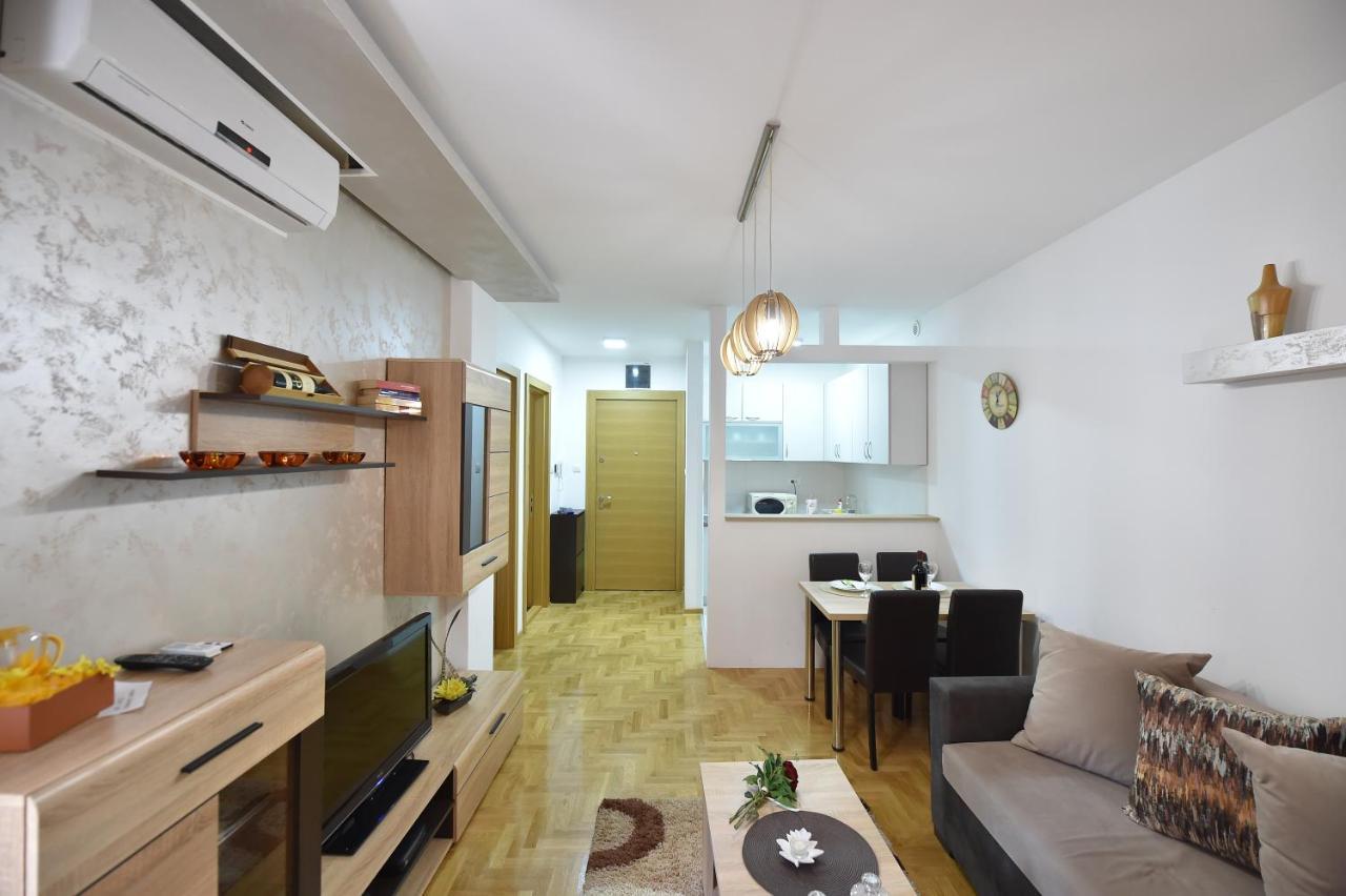 Apartment Sinisa With Garage Novi Sad Esterno foto